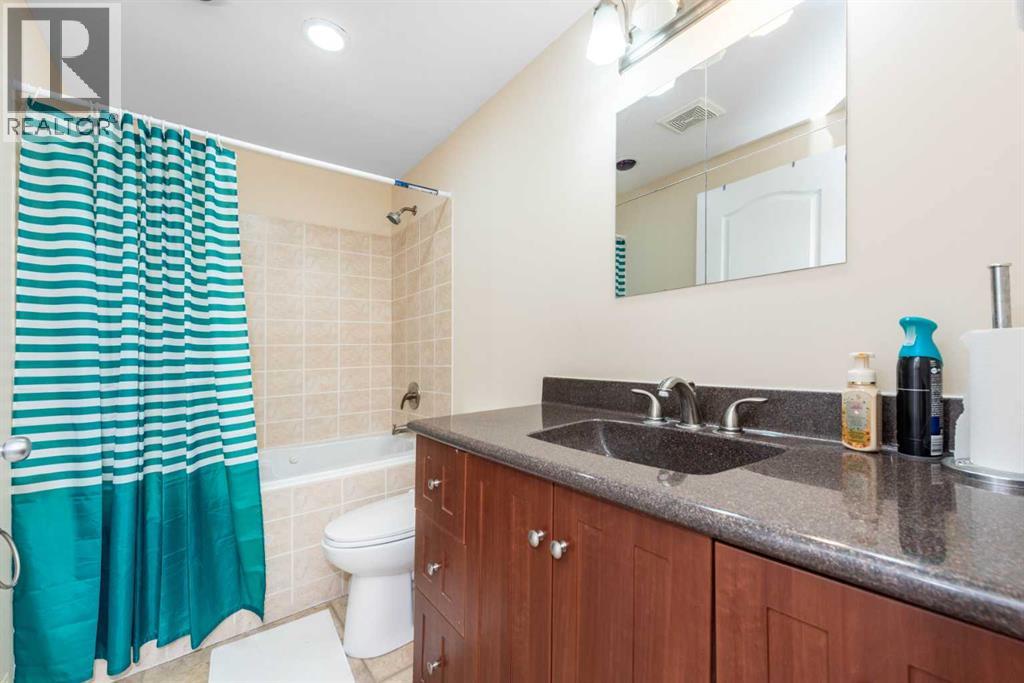 138 Panamount Crescent NW - 35