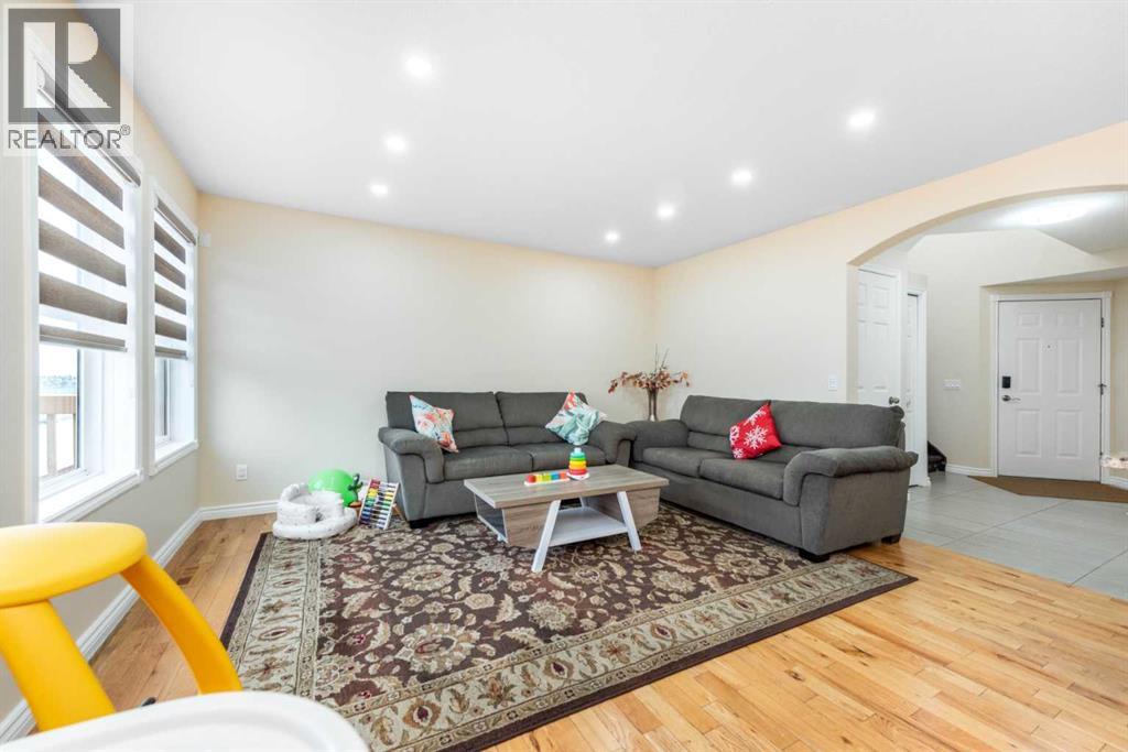 138 Panamount Crescent NW - 13