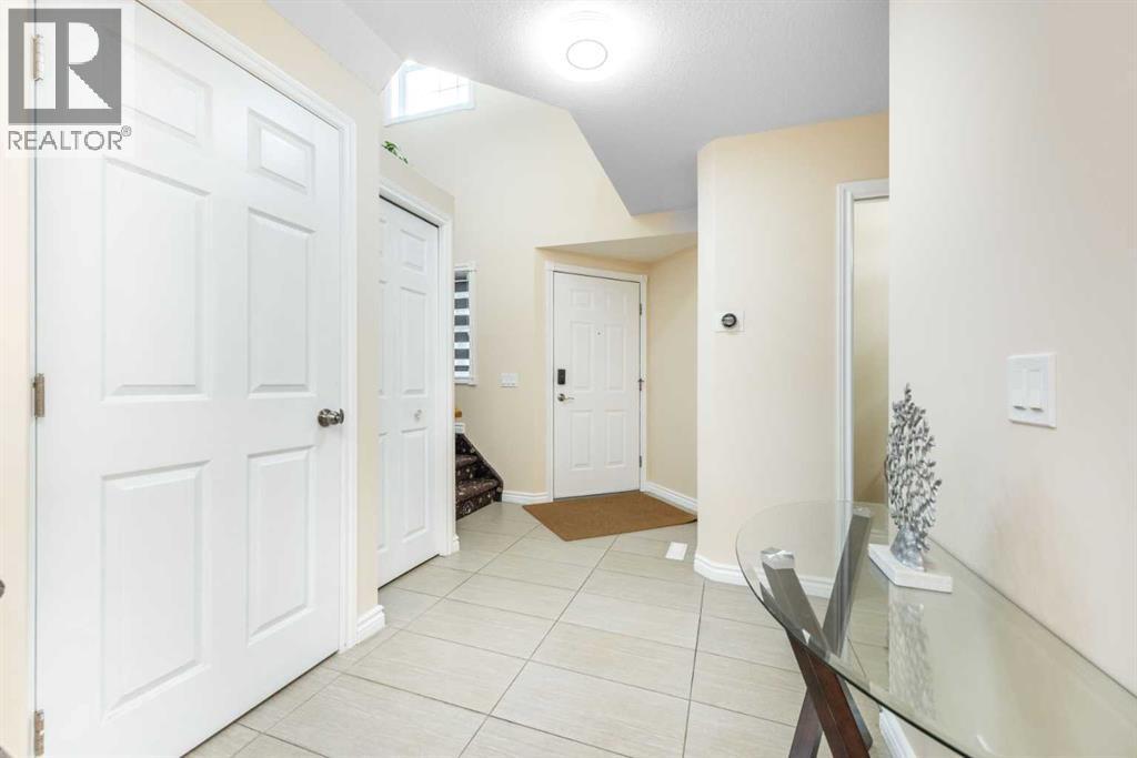 138 Panamount Crescent NW - 16