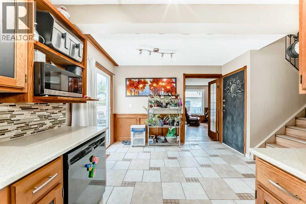 68 Woodview Court SW - 13