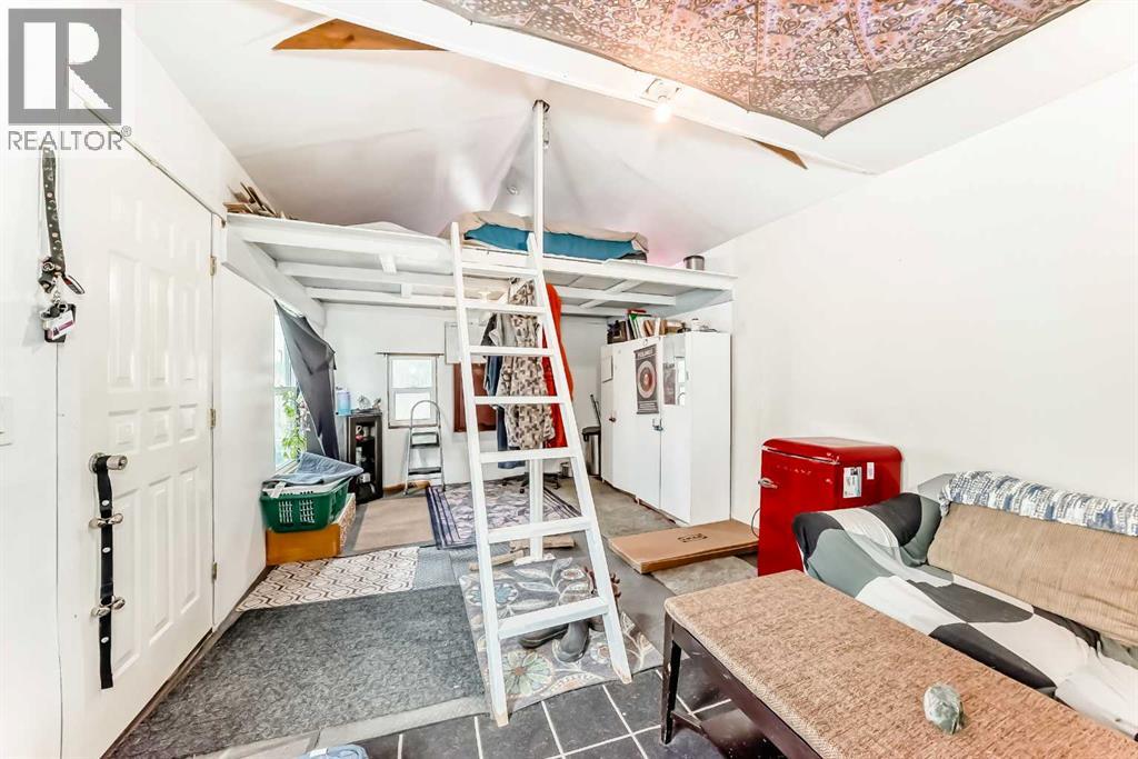 68 Woodview Court SW - 42