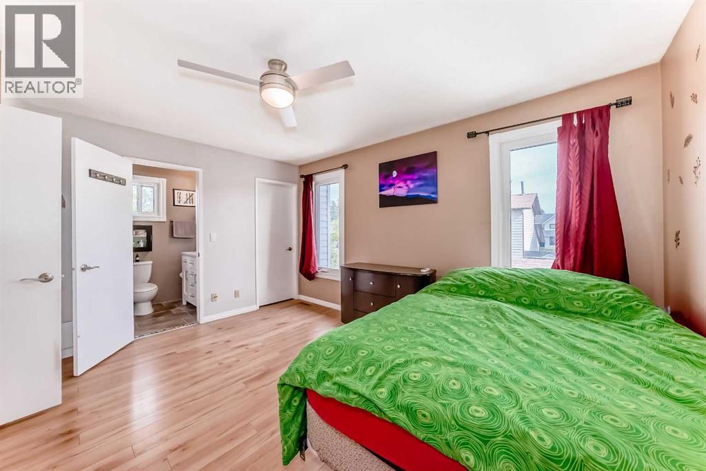 68 Woodview Court SW - 23