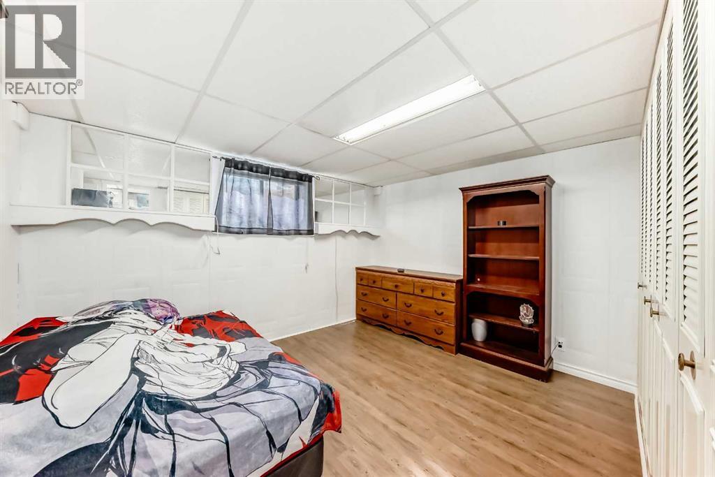68 Woodview Court SW - 33