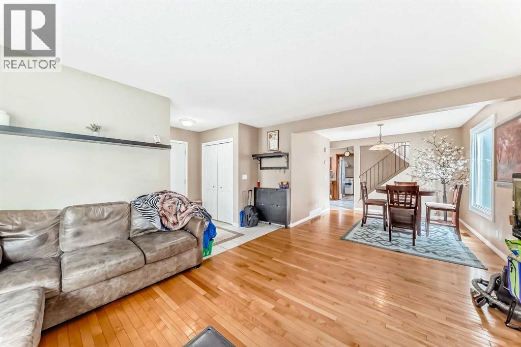 68 Woodview Court SW - 6