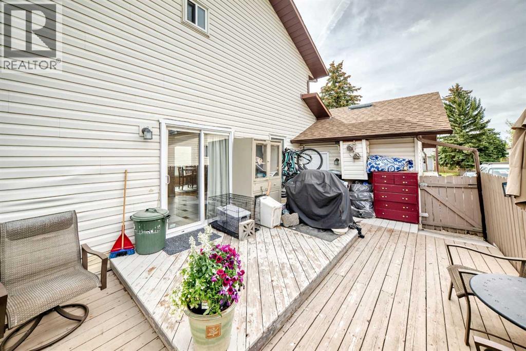 68 Woodview Court SW - 45