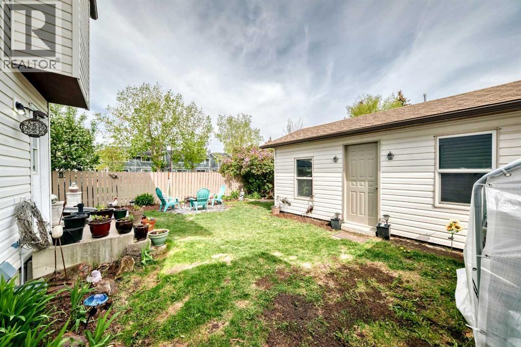 68 Woodview Court SW - 48