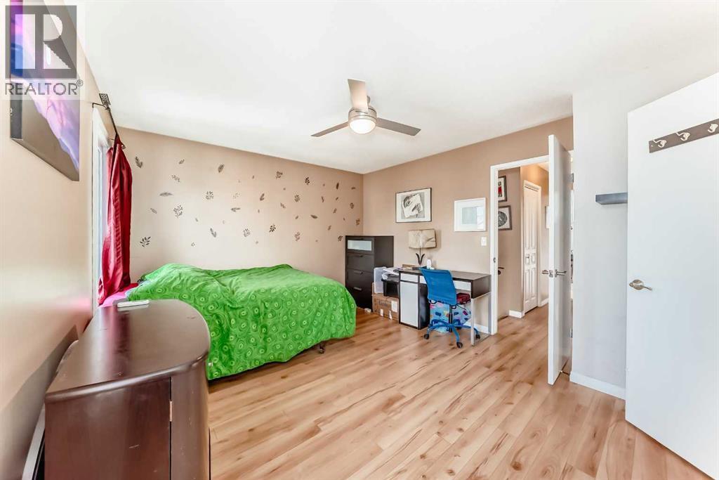68 Woodview Court SW - 22