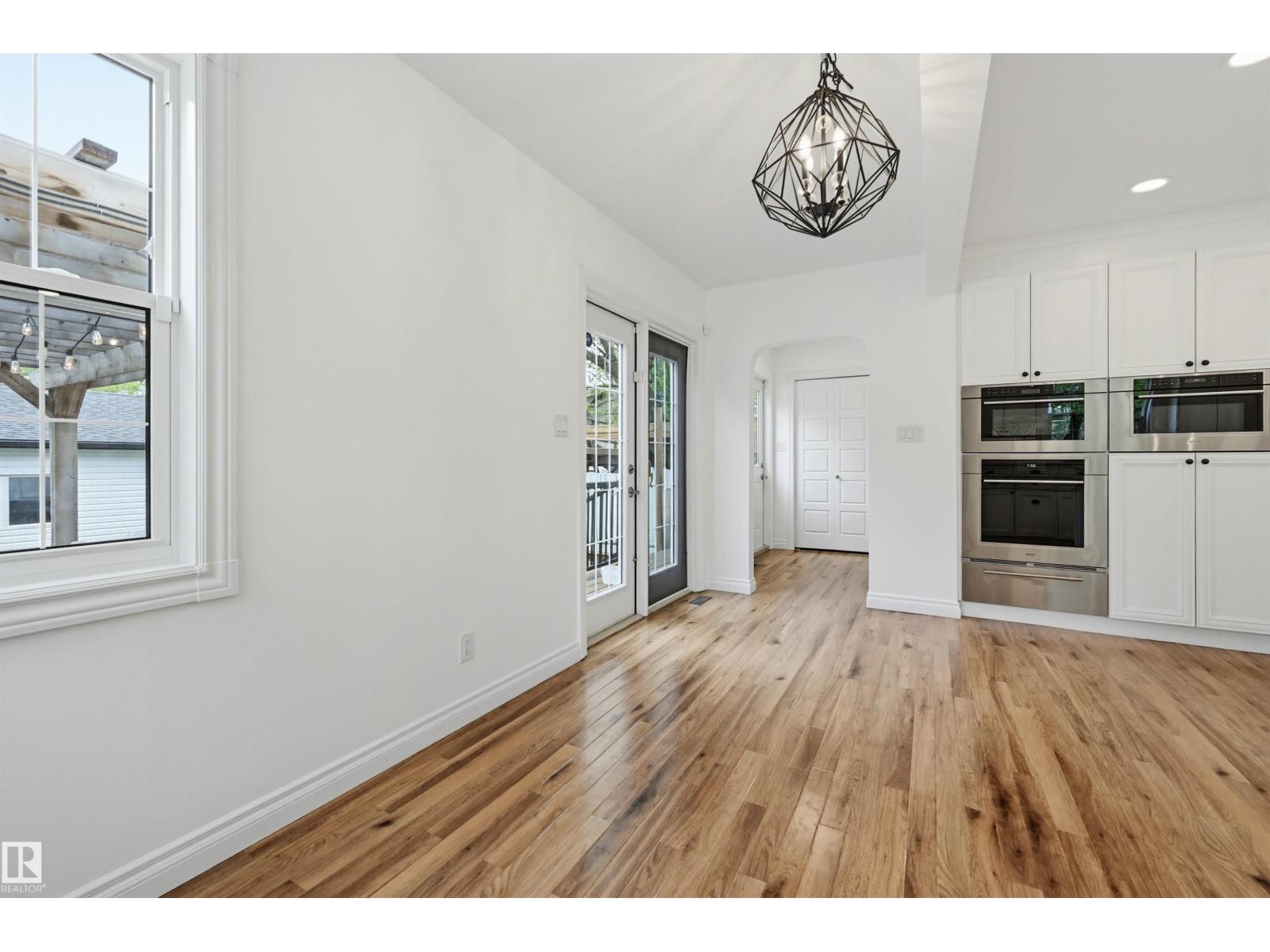 10345 136 ST NW — photo 23