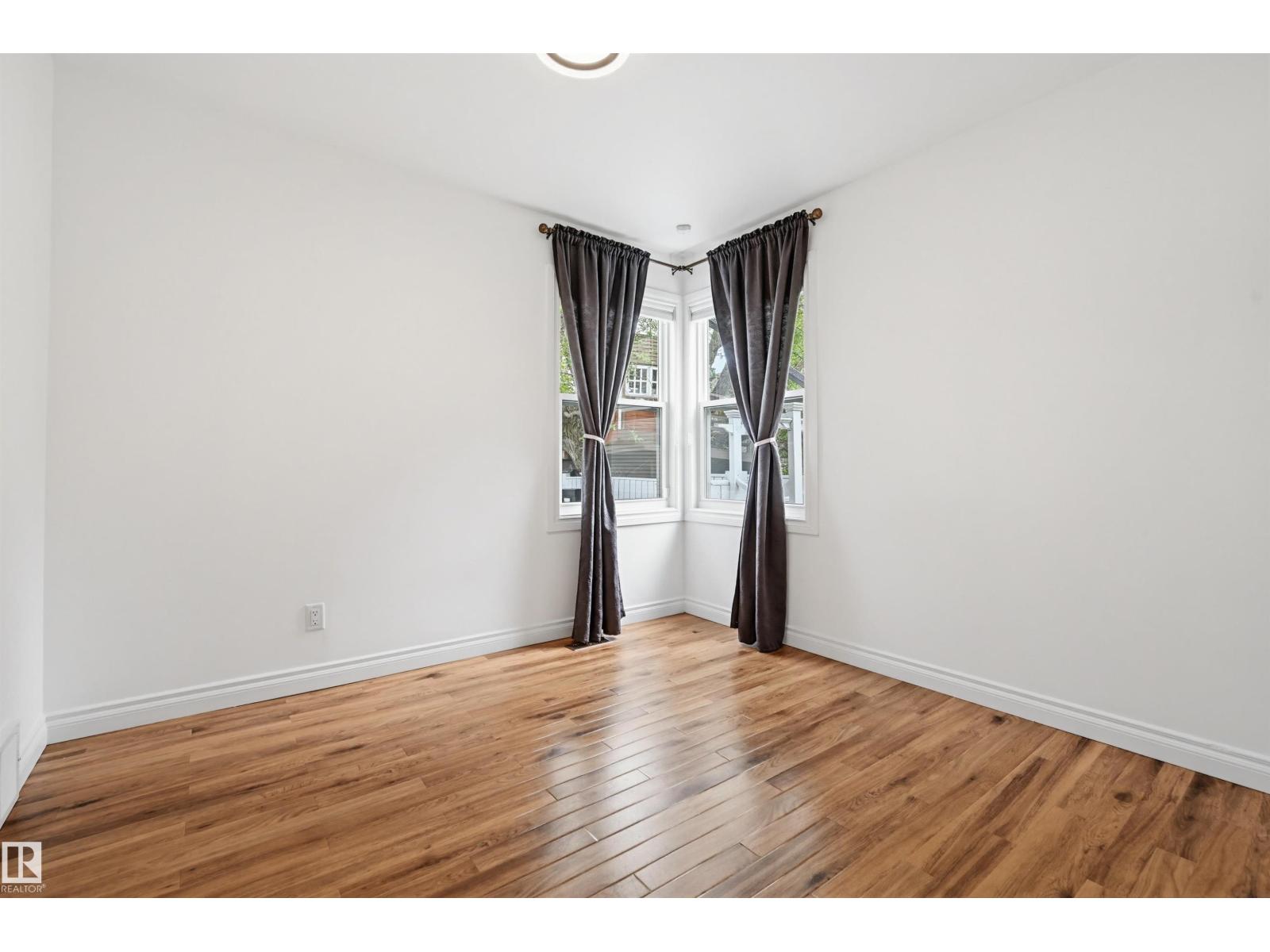 10345 136 ST NW — photo 25