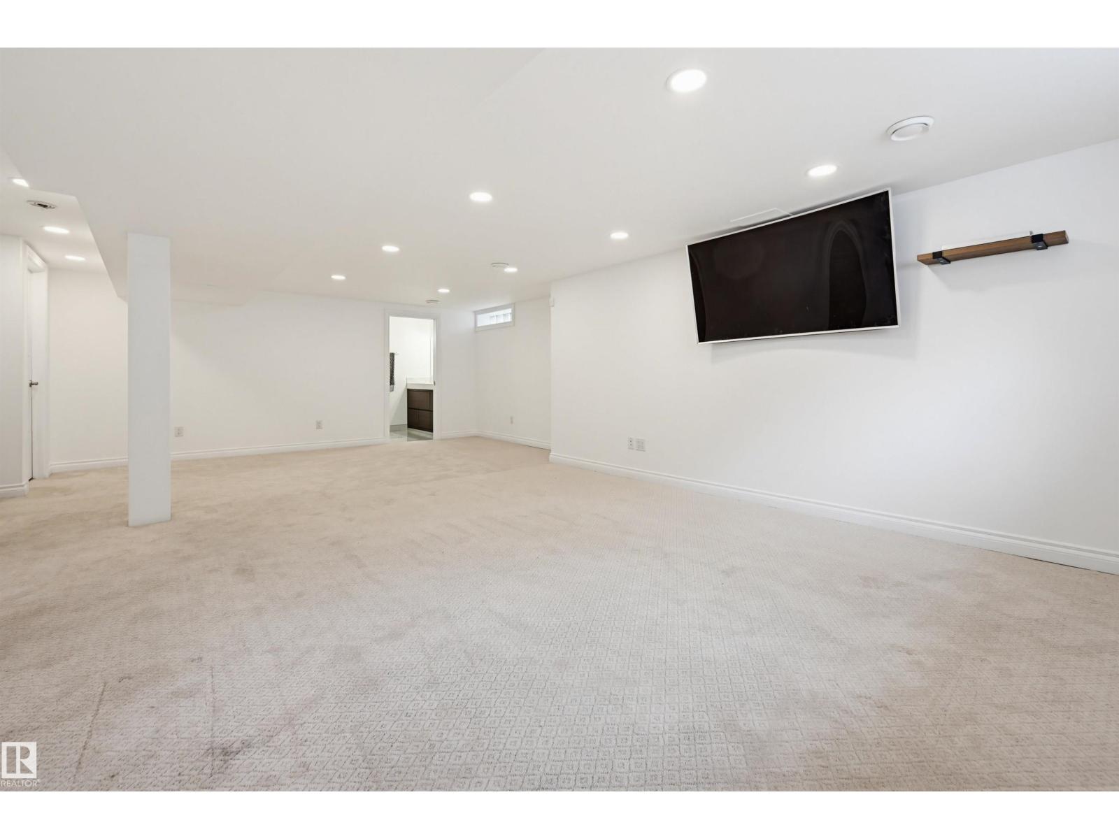 10345 136 ST NW — photo 47