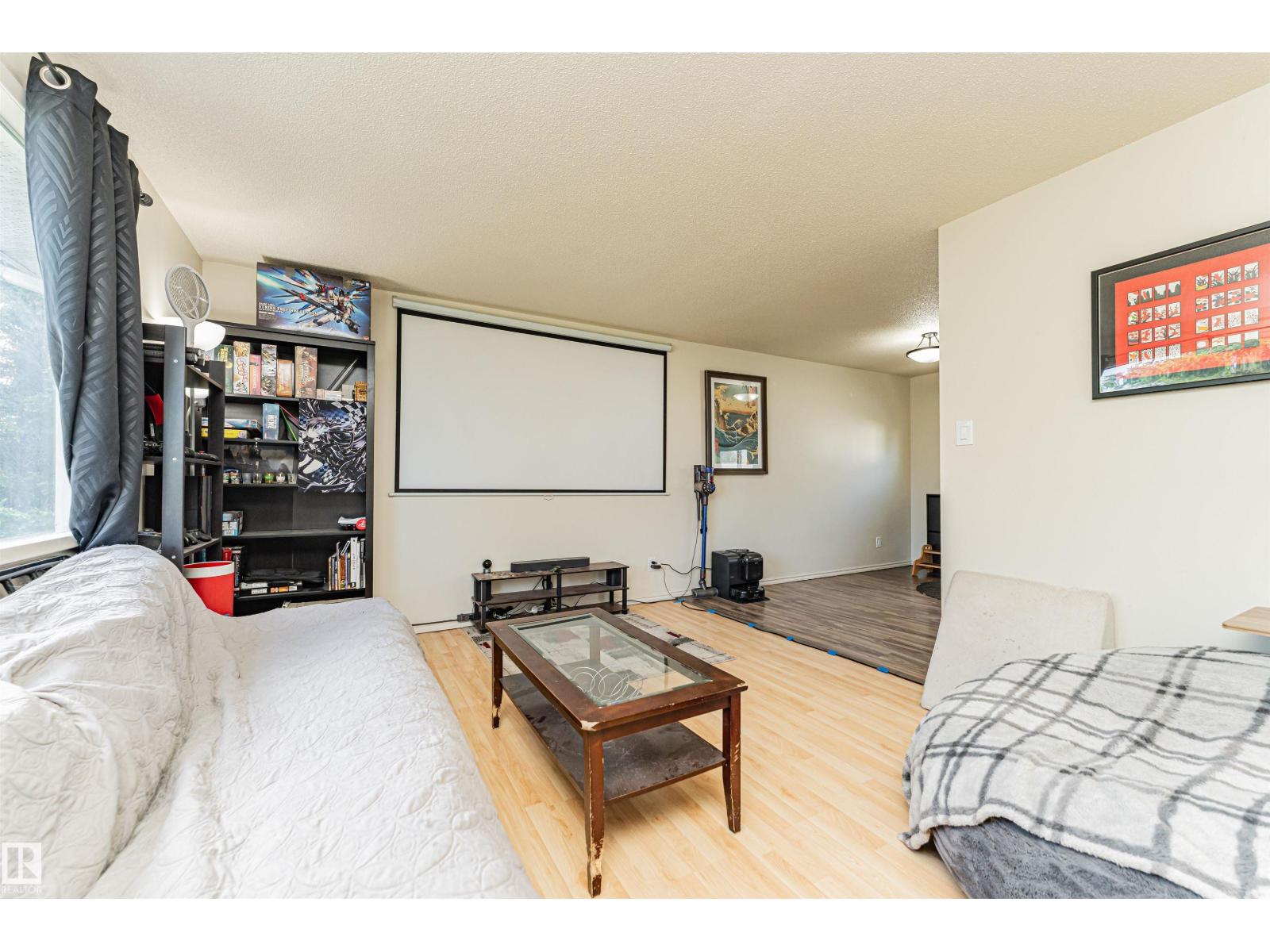 6719 136 AV NW - 10