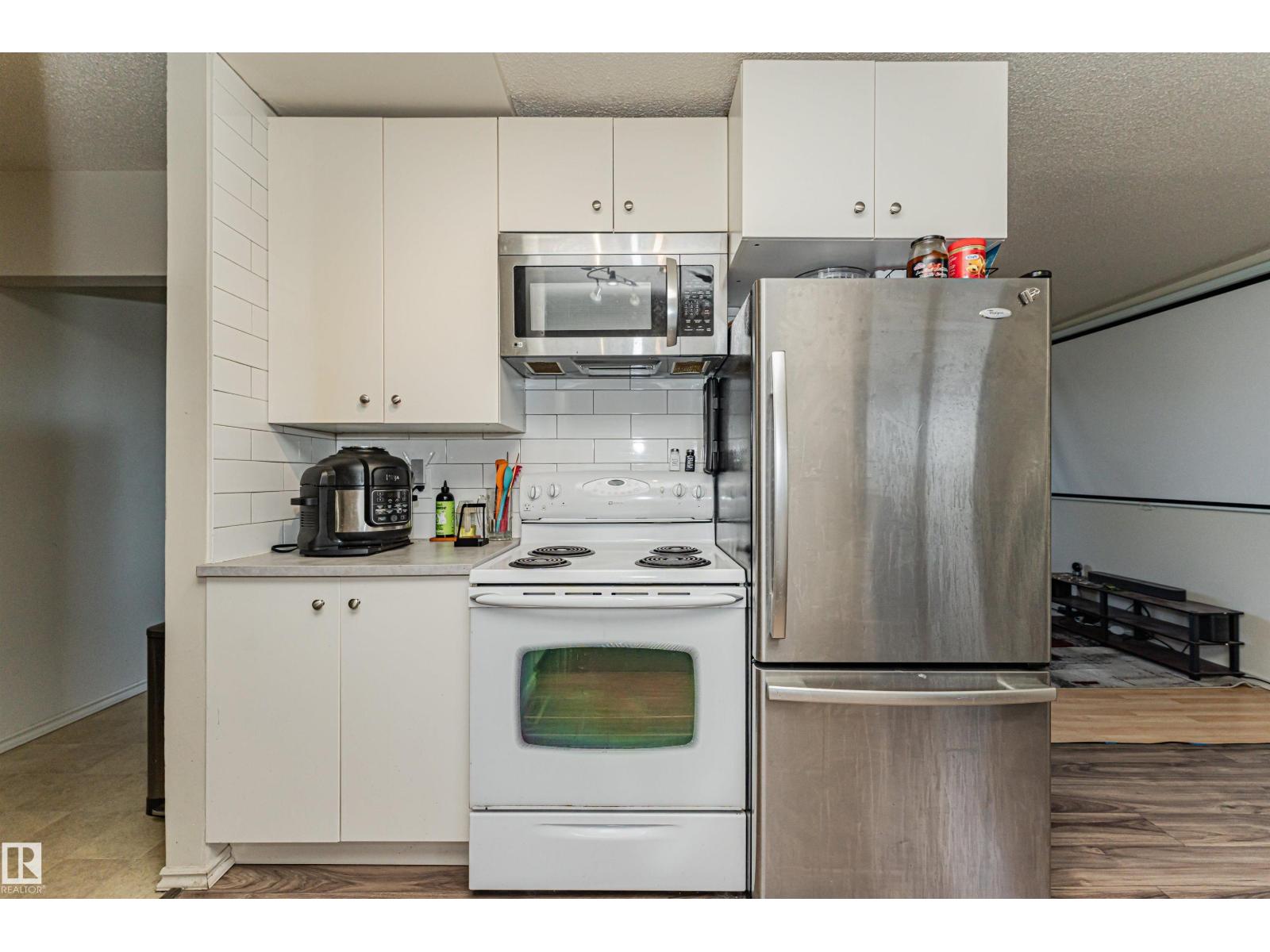 6719 136 AV NW - 17