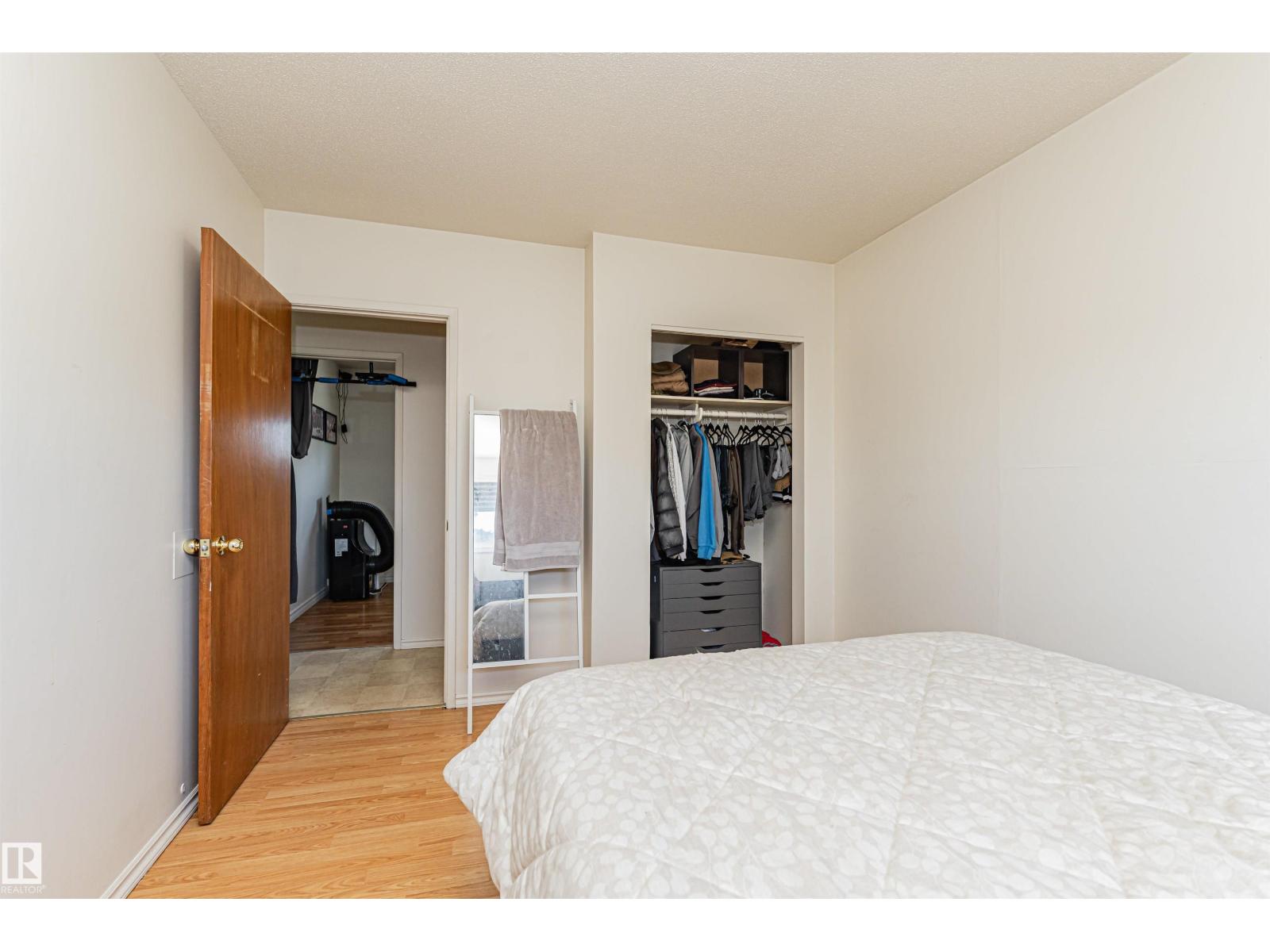 6719 136 AV NW - 20