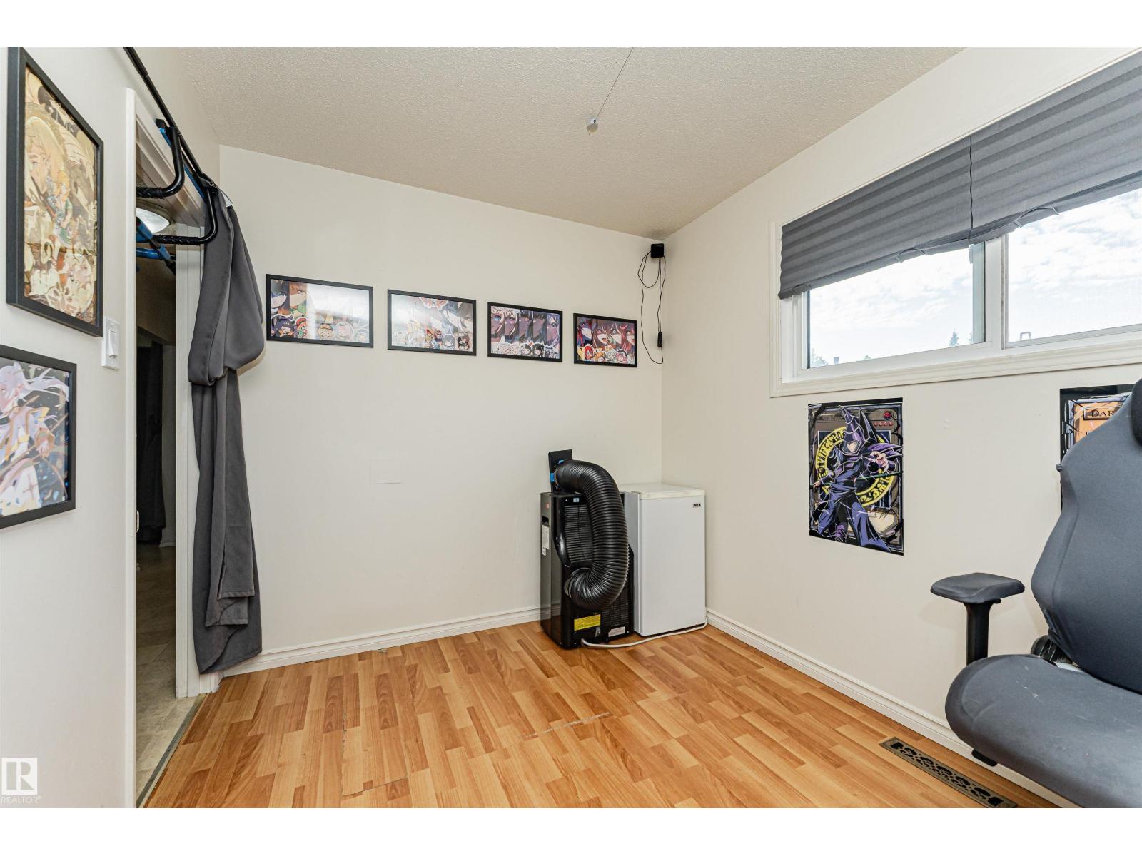 6719 136 AV NW - 22