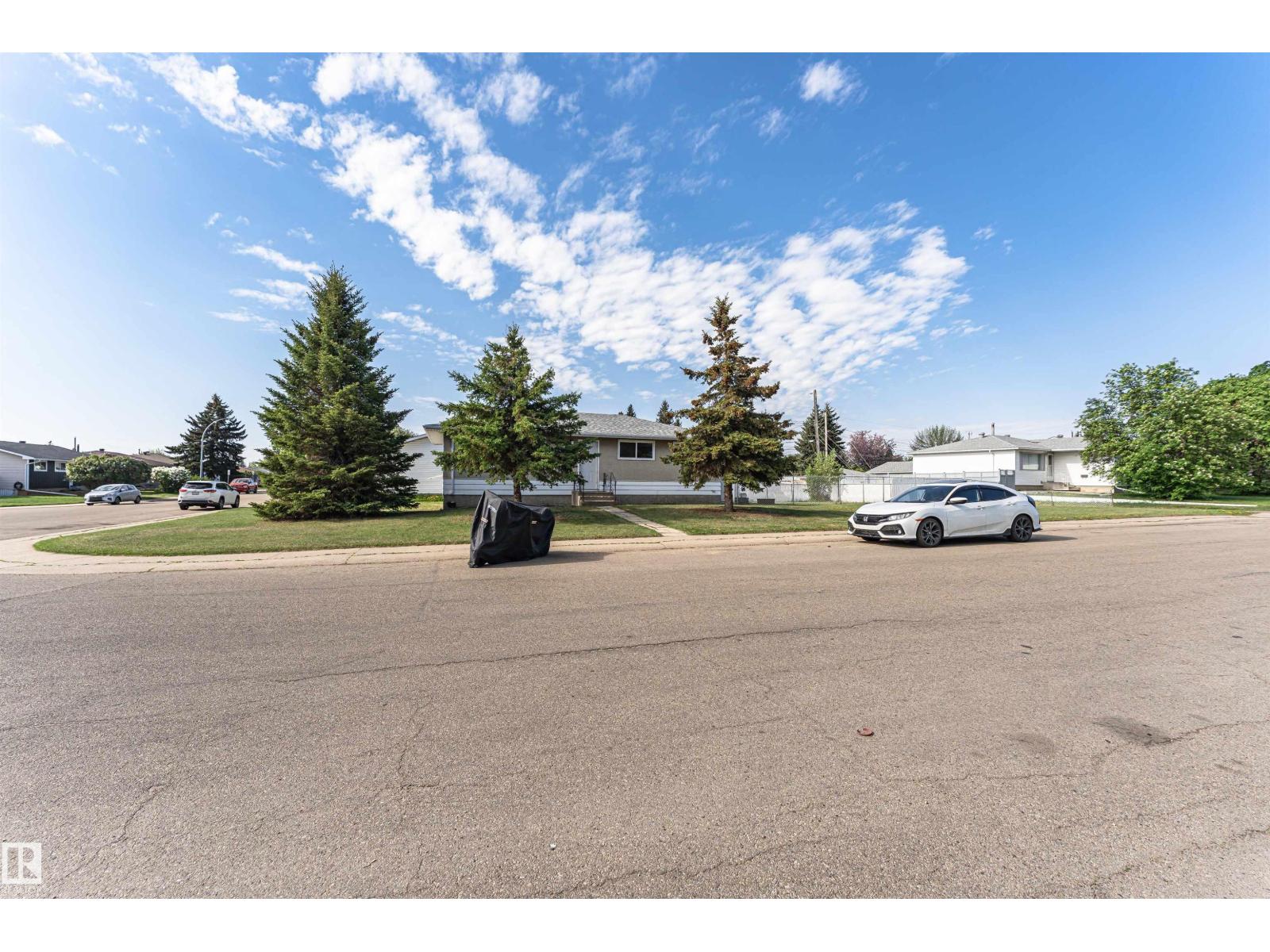 6719 136 AV NW - 34