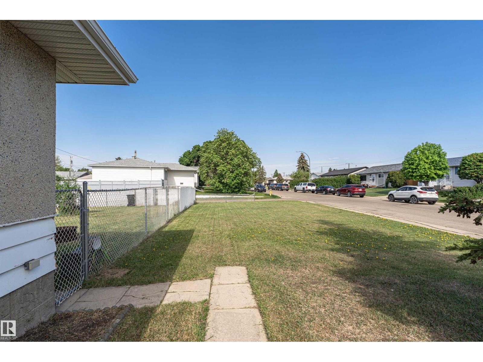 6719 136 AV NW - 37