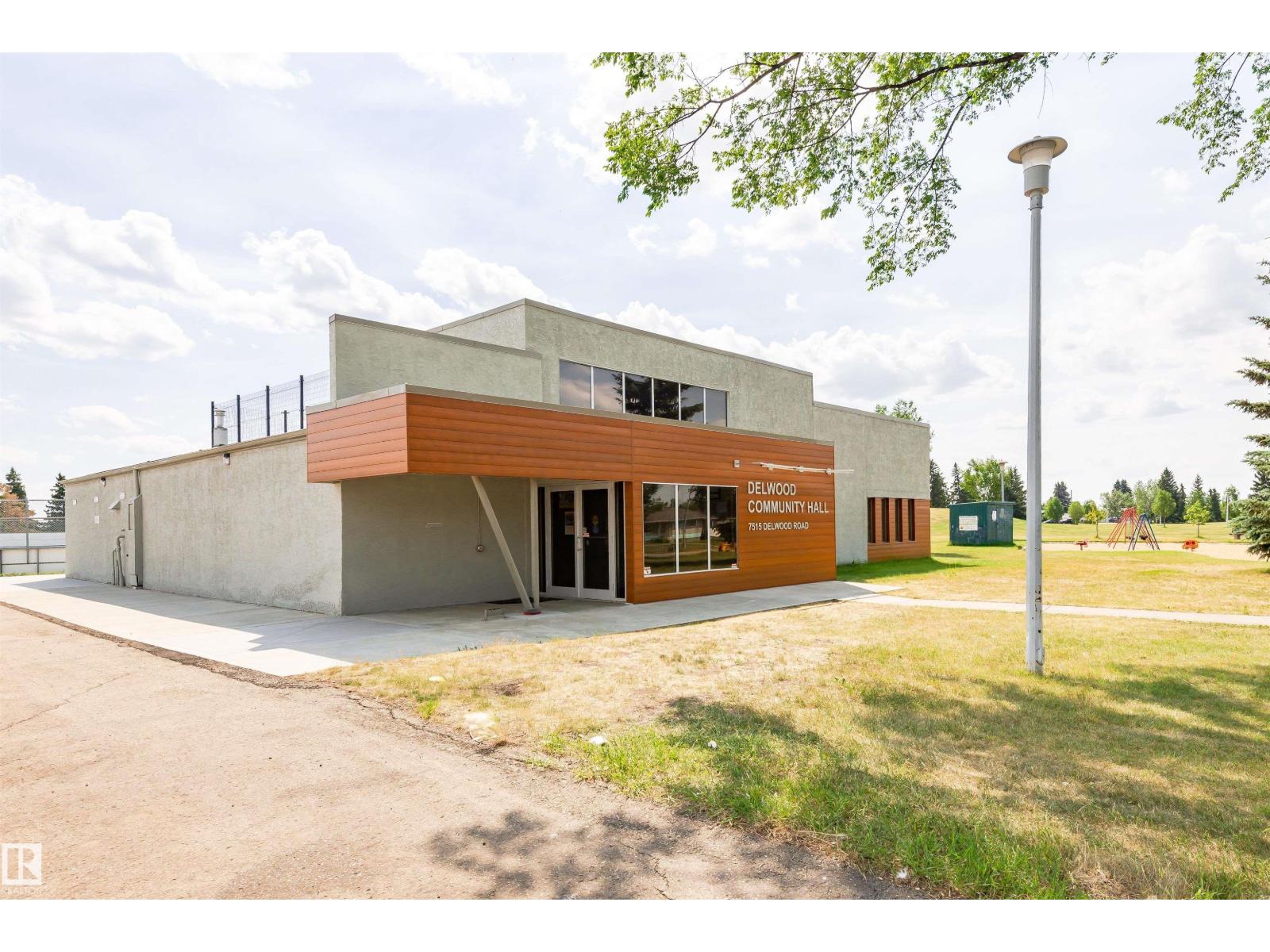 6719 136 AV NW - 47