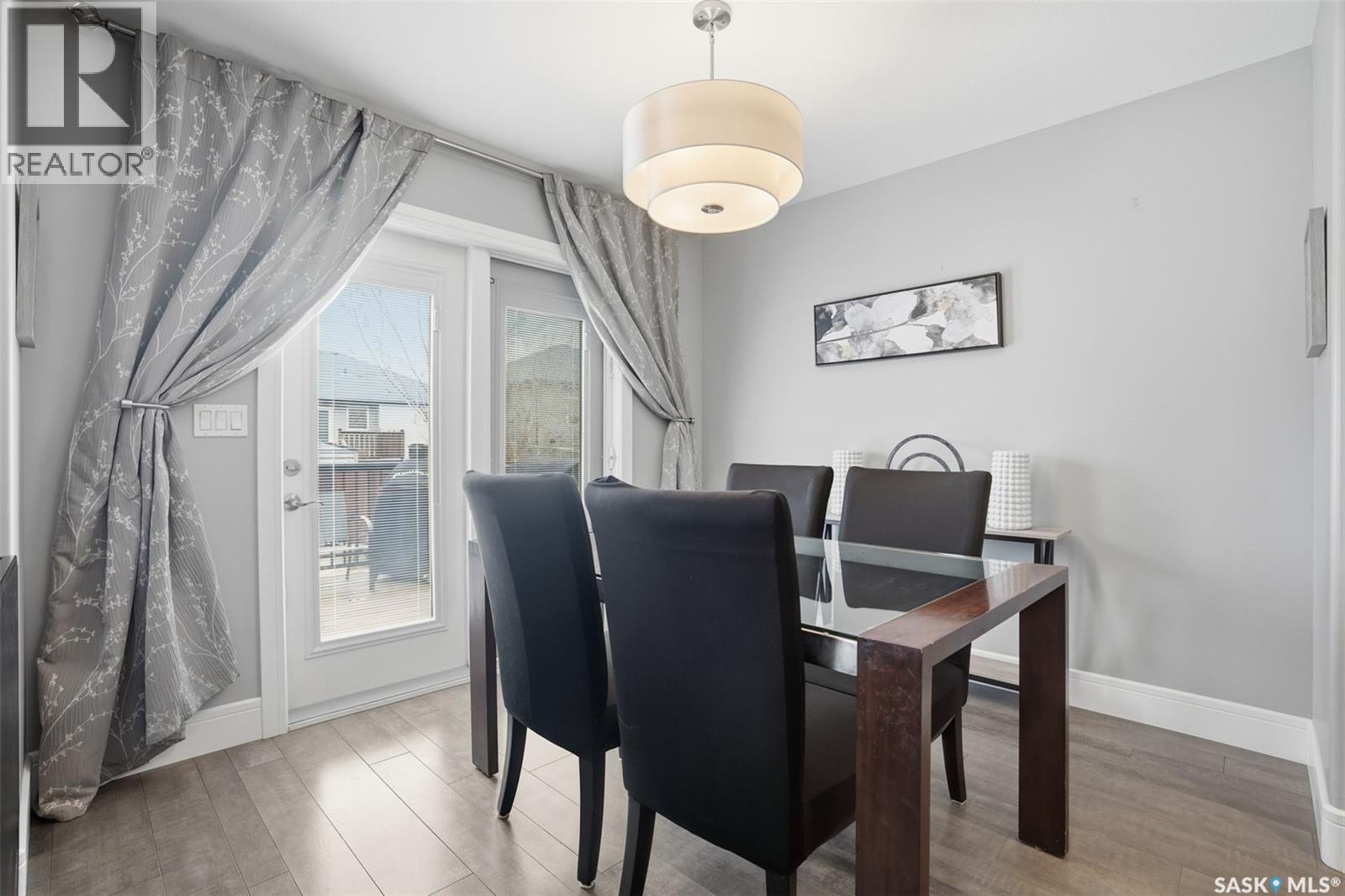 346 Dickson CRESCENT - 10