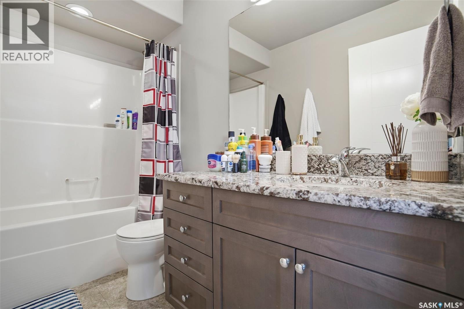 346 Dickson CRESCENT - 18
