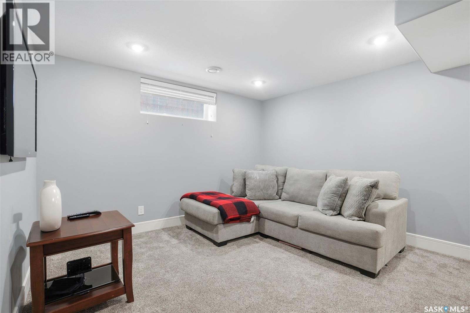 346 Dickson CRESCENT - 22