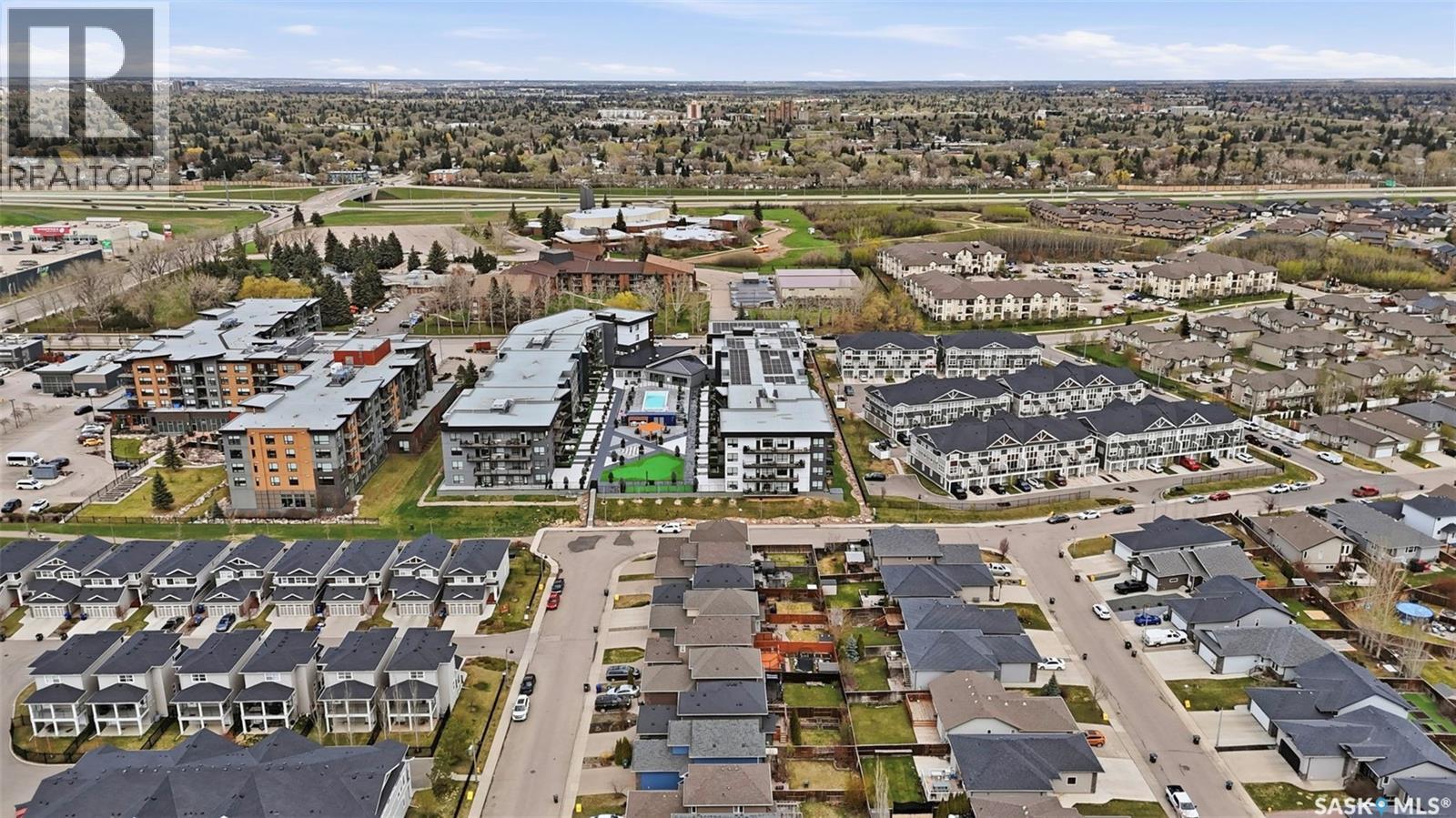 346 Dickson CRESCENT - 45