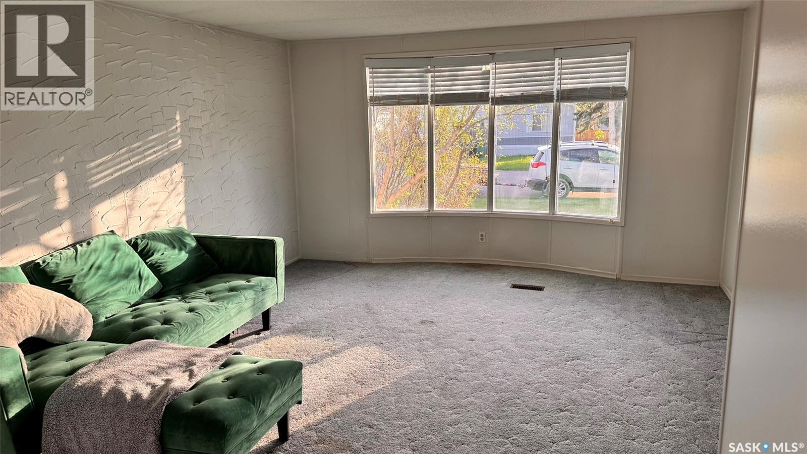 337 Hawkes STREET - 2