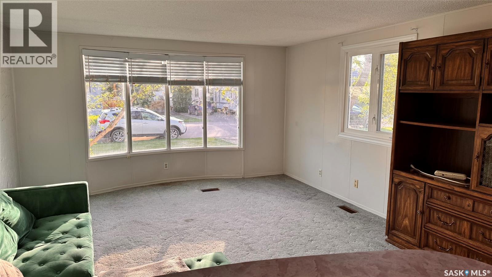 337 Hawkes STREET - 3