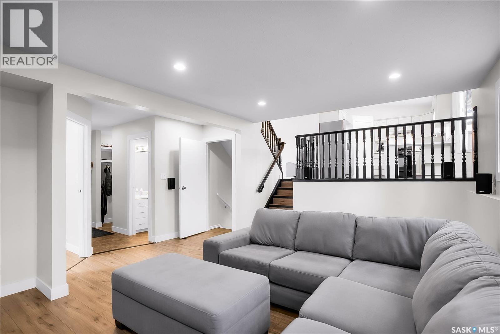 813 Derksen PLACE - 44