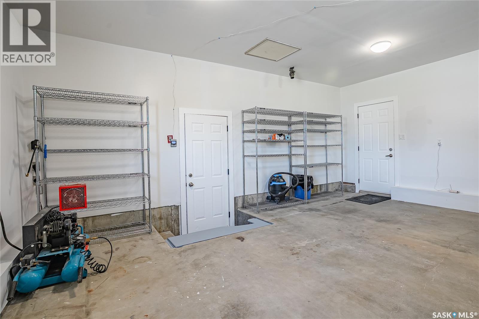 813 Derksen PLACE - 56