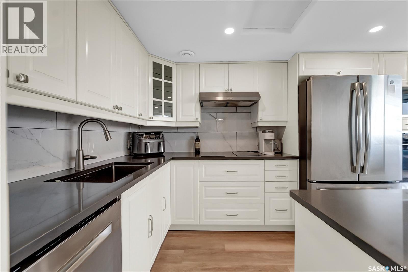 #2001 315 5th AVENUE N - 20