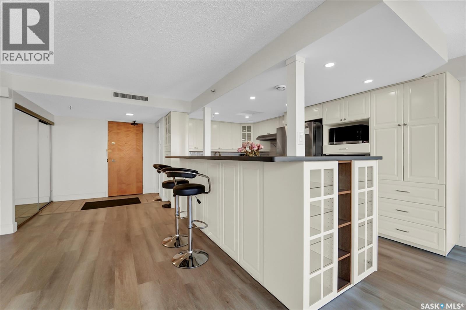 #2001 315 5th AVENUE N - 22
