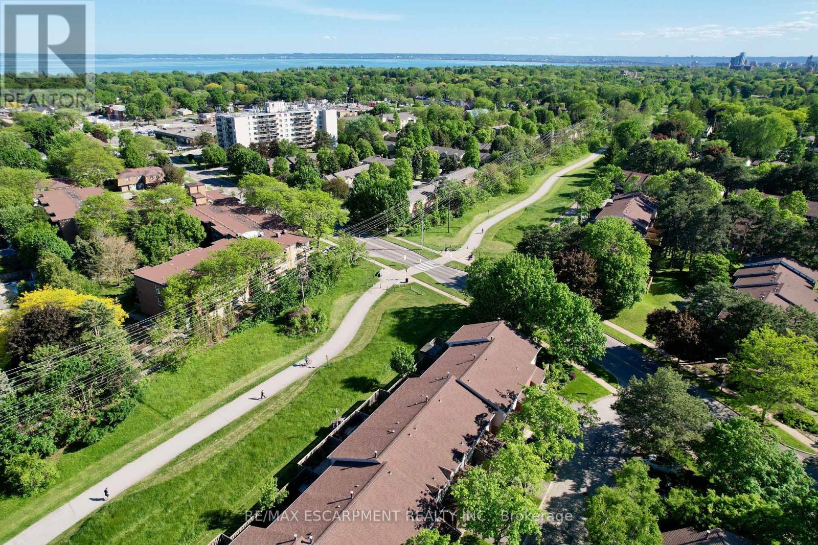 712 AUBURN CRESCENT - 47