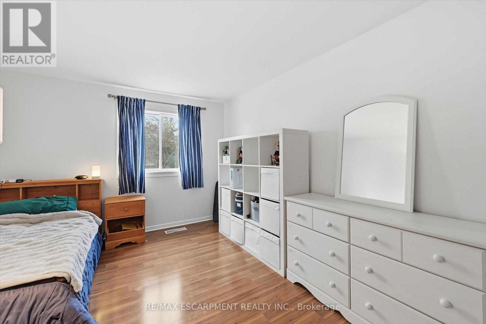 712 AUBURN CRESCENT - 21