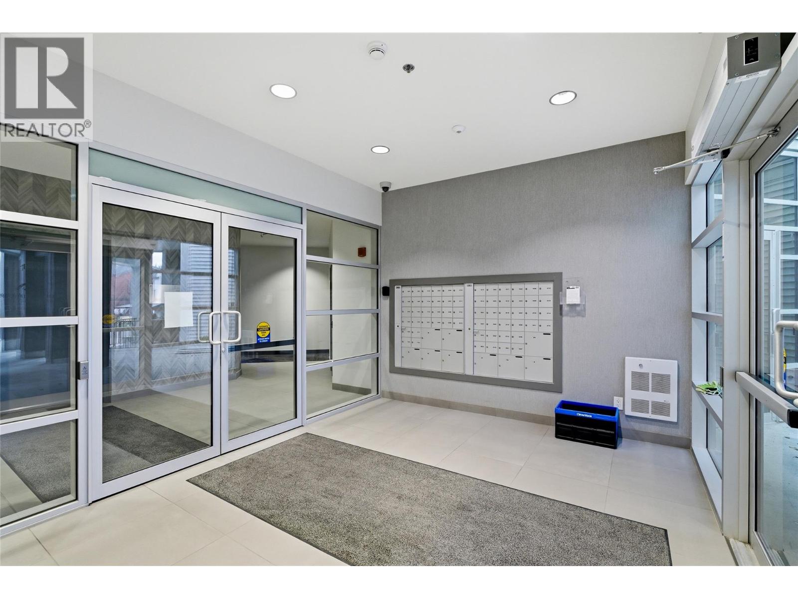 #114 1880 HUGH ALLAN Drive - 29
