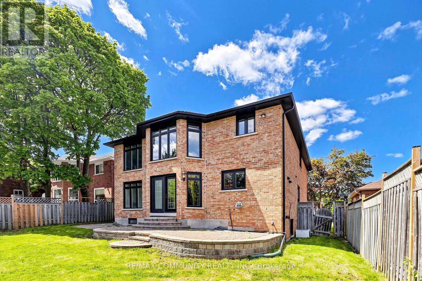 1002 RIVERVIEW CRESCENT - 47