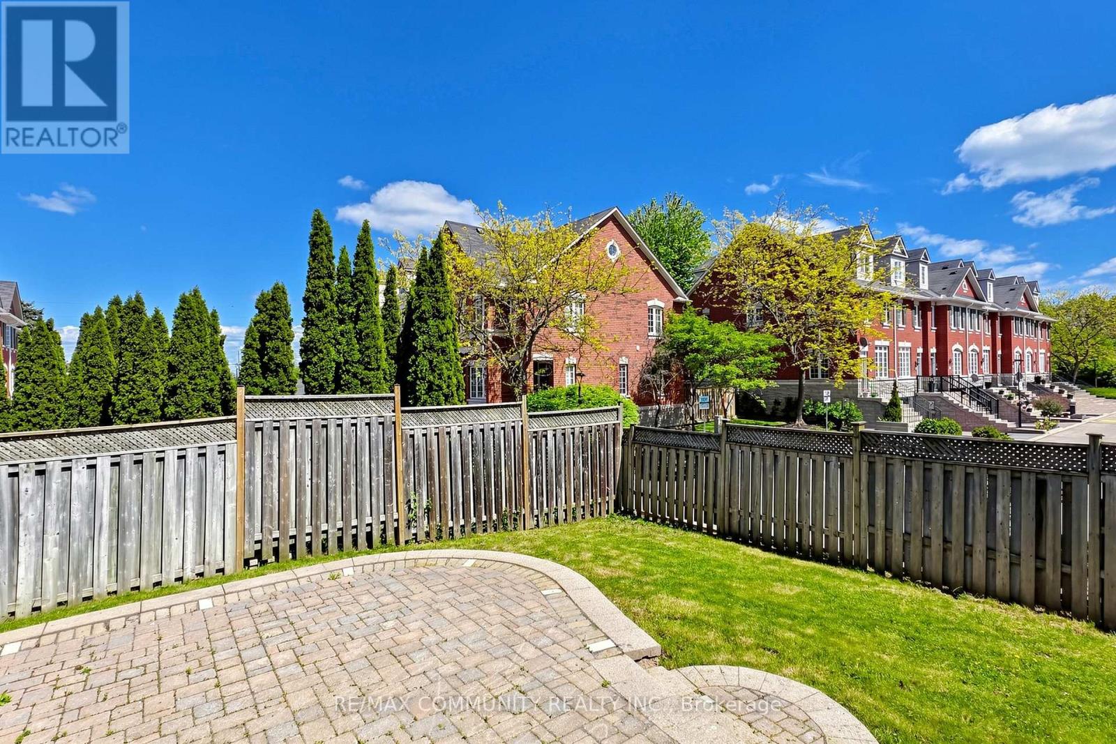 1002 RIVERVIEW CRESCENT - 48