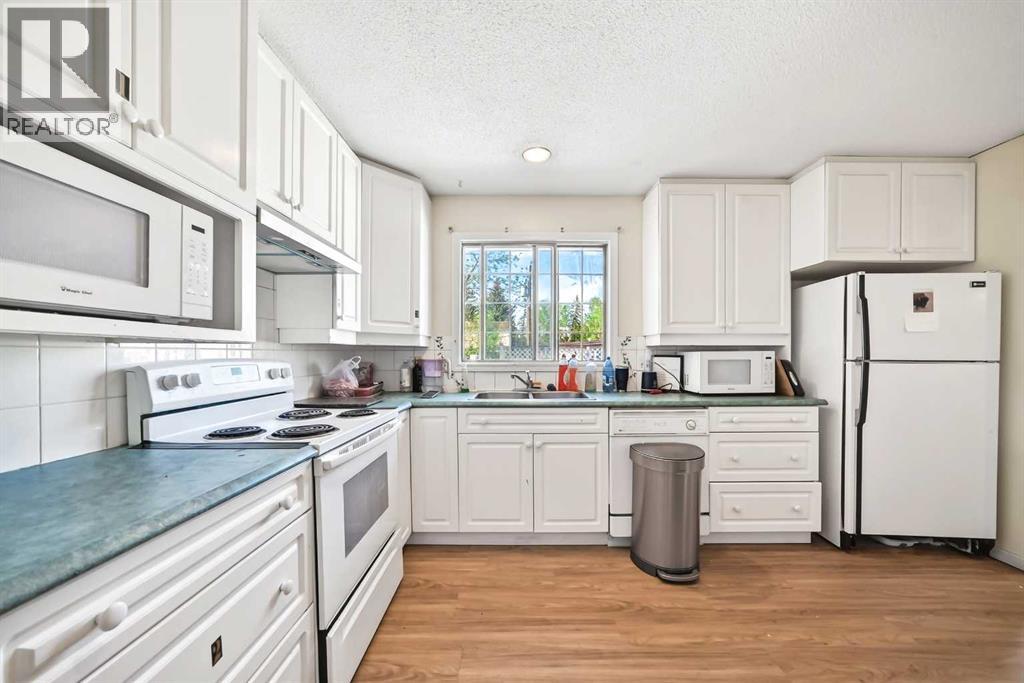 5051 Vantage Crescent NW - 9
