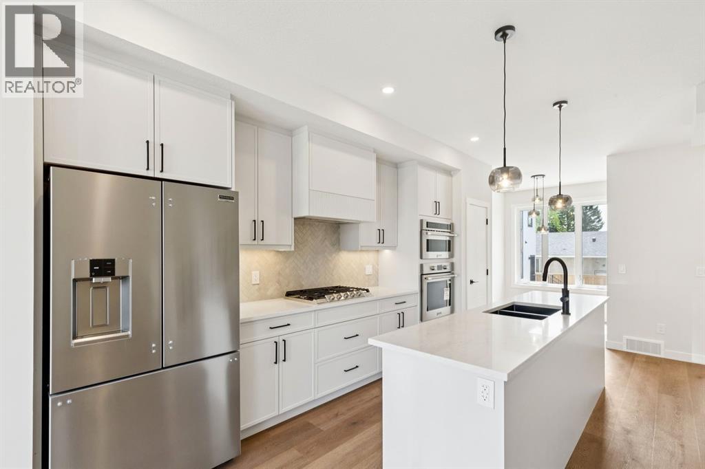 4307 30 Avenue SW - 9