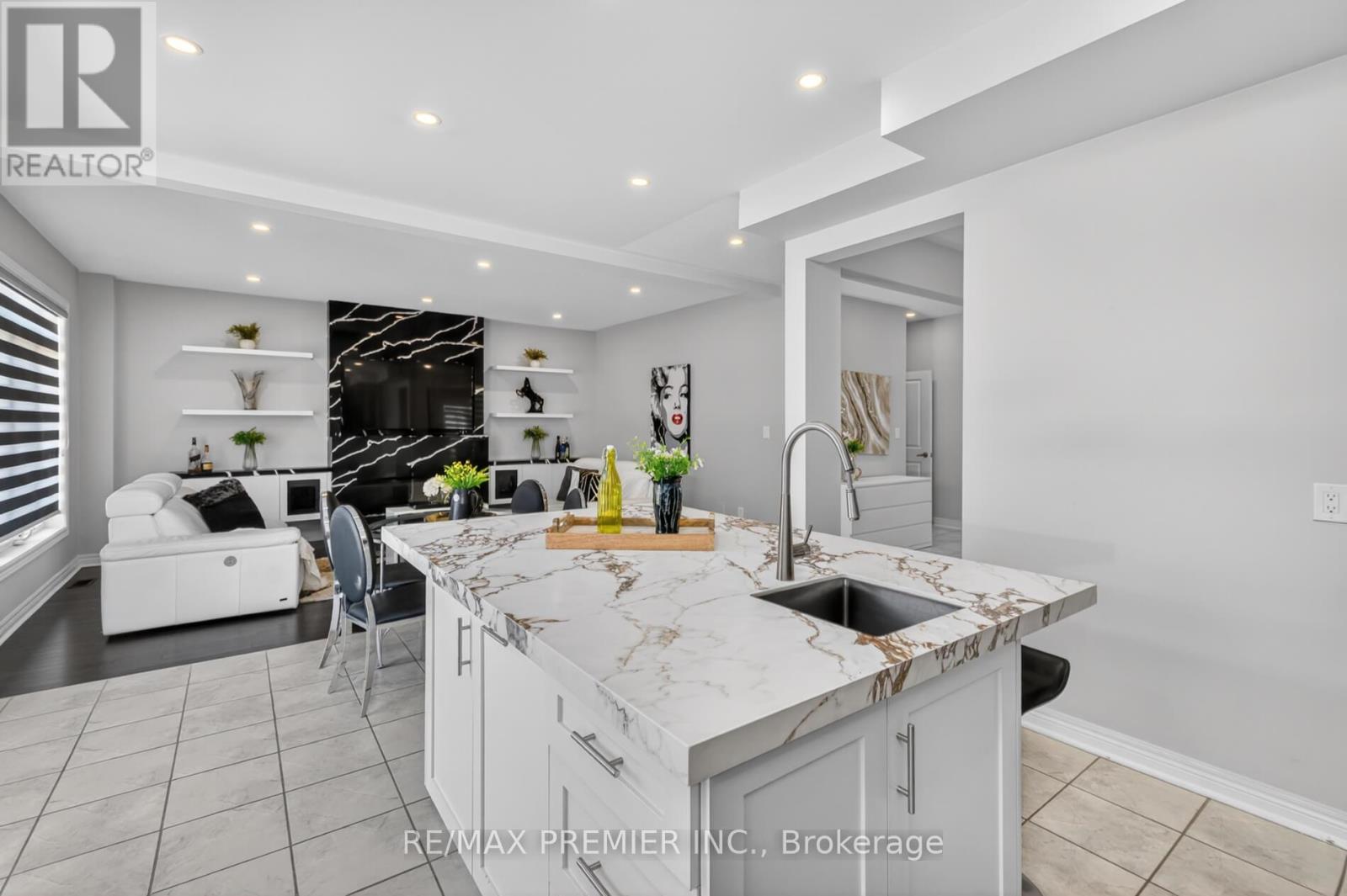 126 BARROW AVENUE - 17