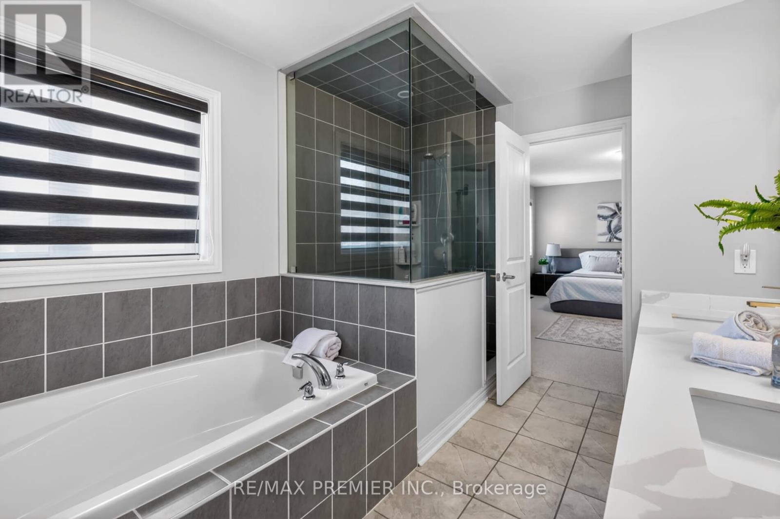 126 BARROW AVENUE - 23