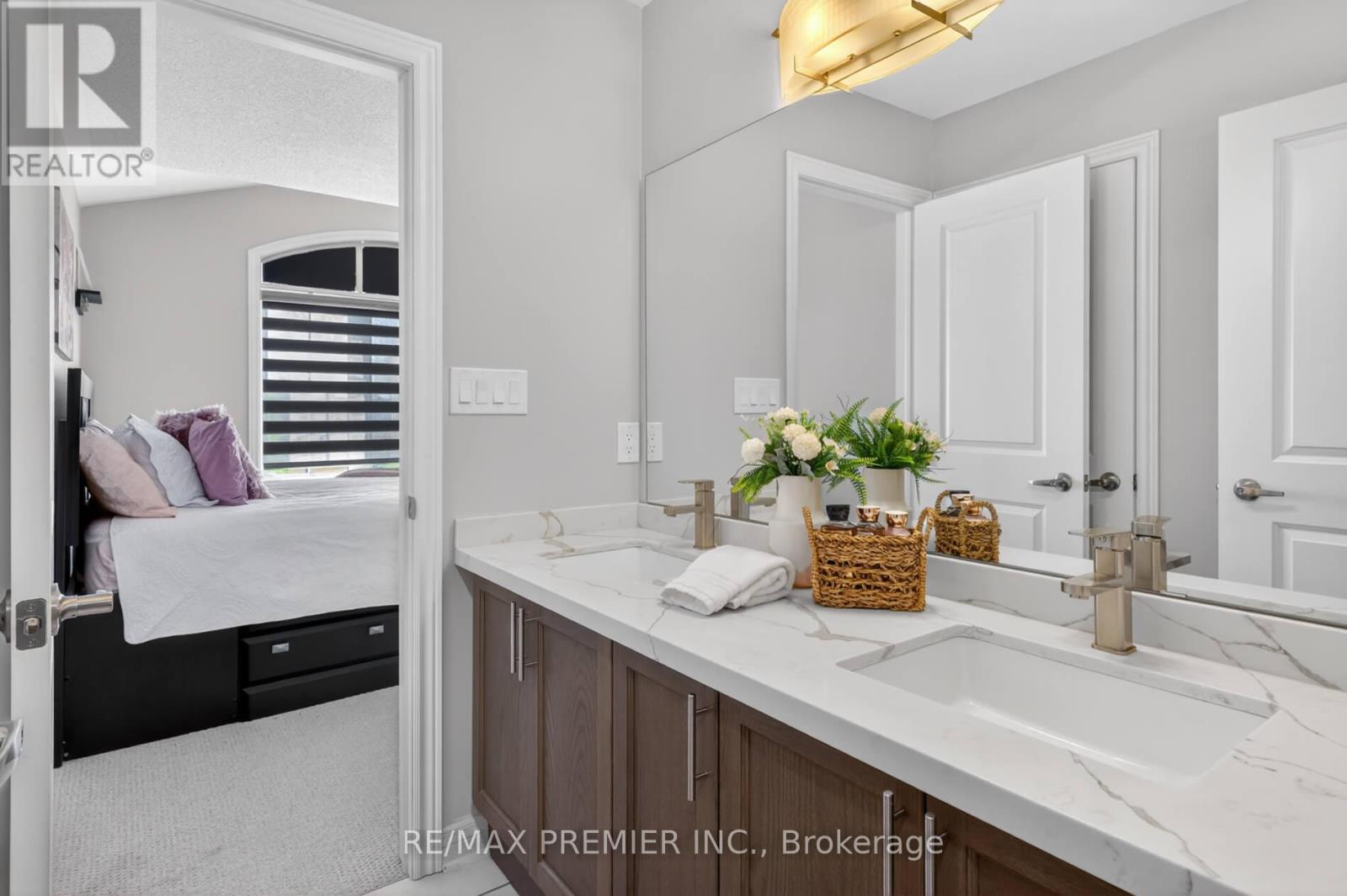 126 BARROW AVENUE - 25