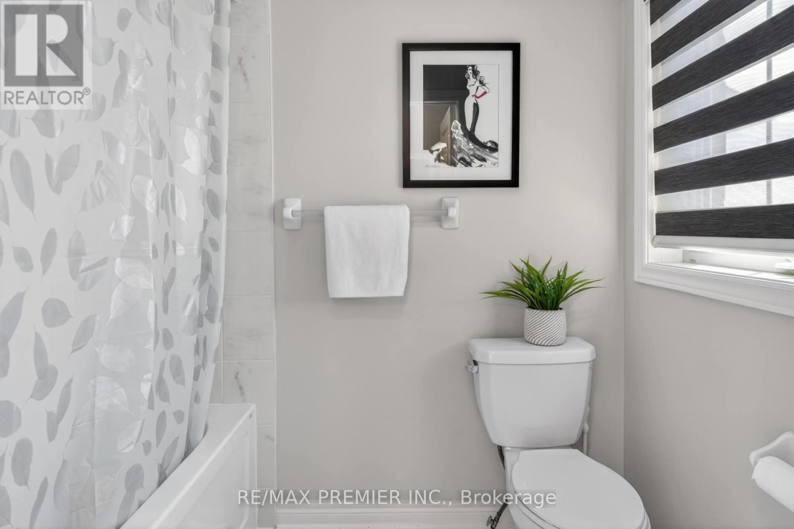 126 BARROW AVENUE - 26