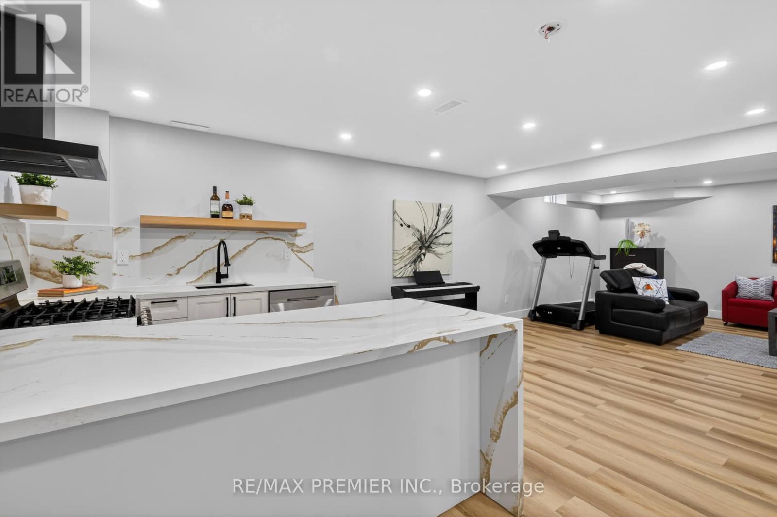 126 BARROW AVENUE - 35
