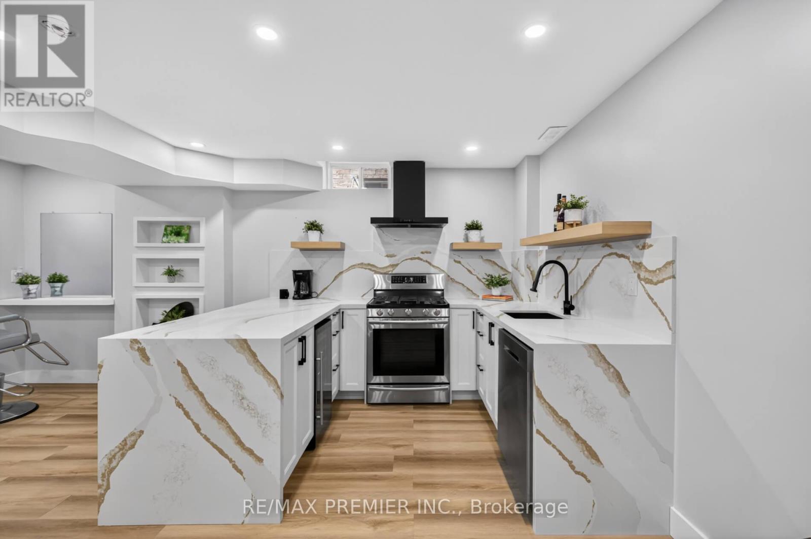 126 BARROW AVENUE - 36
