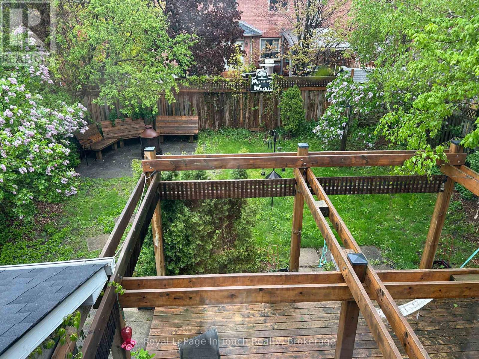153 FERNDALE DRIVE S - 7
