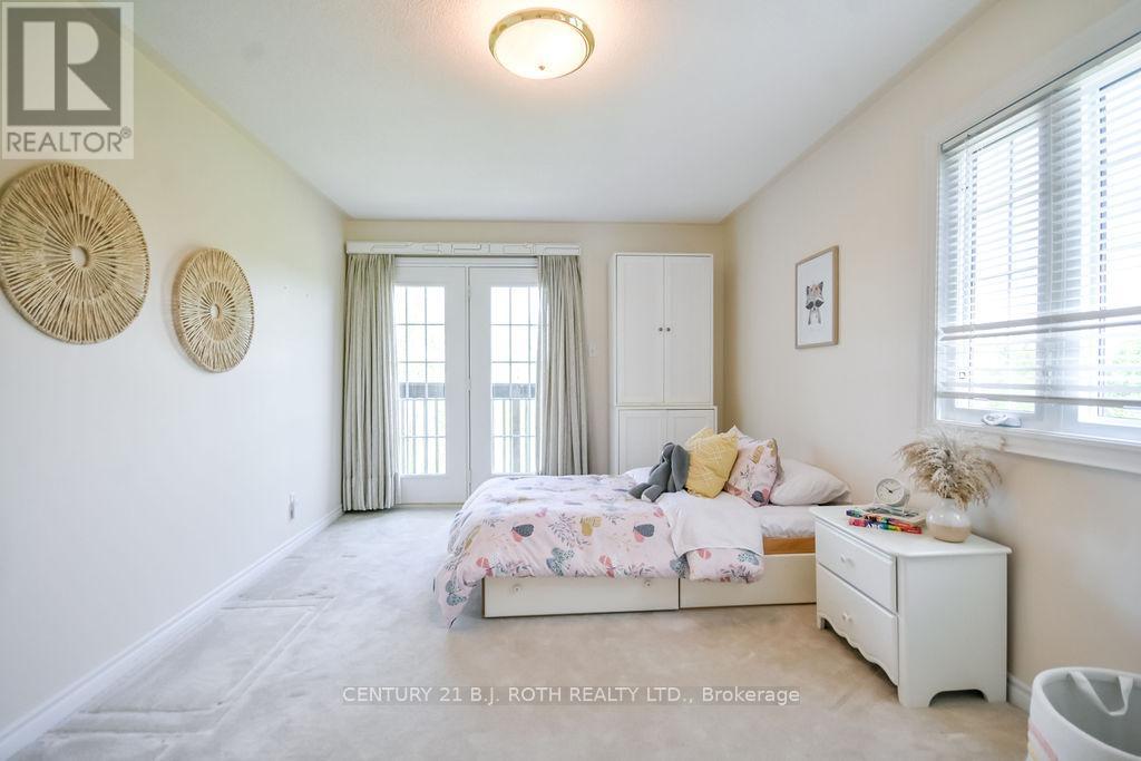 20 BOYD CRESCENT - 27
