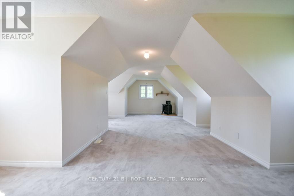 20 BOYD CRESCENT - 30