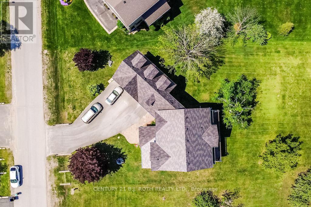 20 BOYD CRESCENT - 4