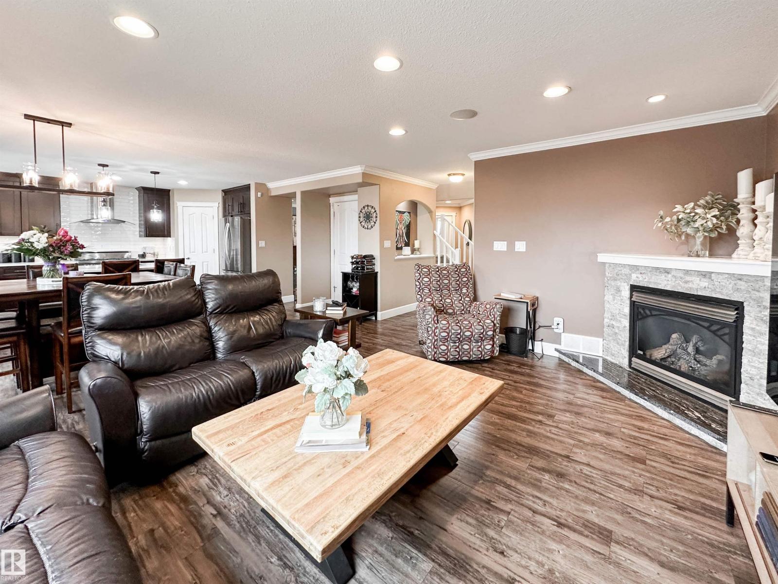 13715 149 AV NW - 17