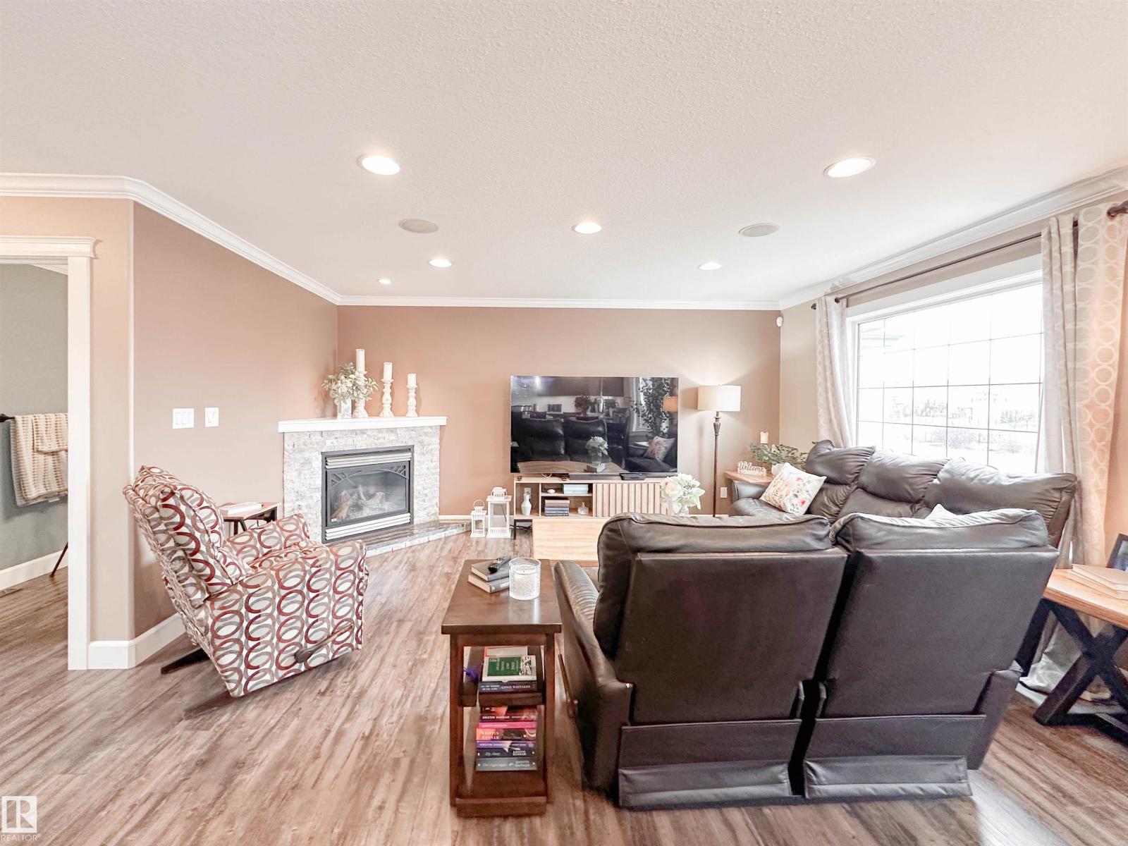 13715 149 AV NW - 12